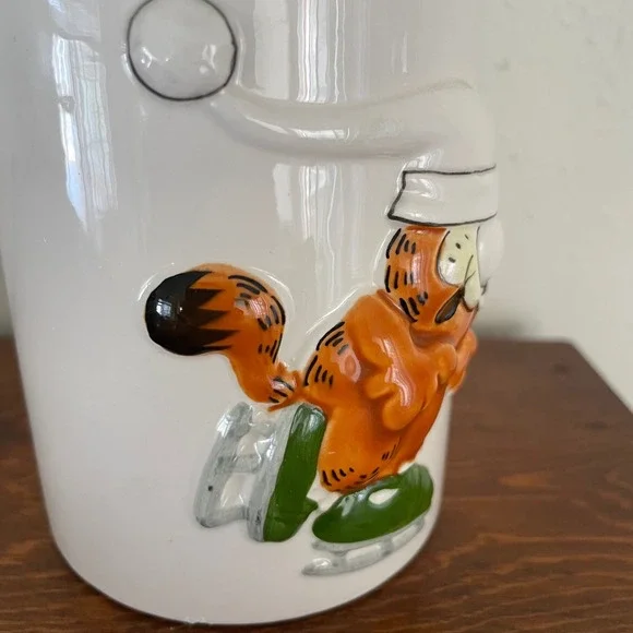 Vtg Enesco Garfield Mug Cat Ice Skate Jim Davis 1978-1981 Christmas Holidays - Picture 3 of 8